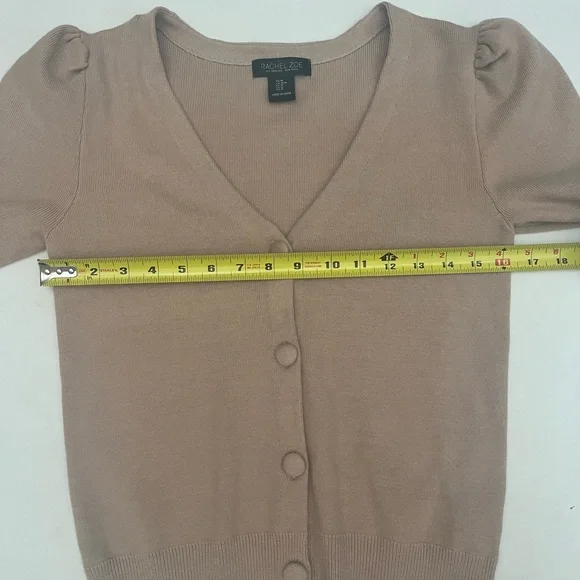 Rachel Zoe Short Sleeved Button front v neck Sweater size medium - Picture 4 of 9